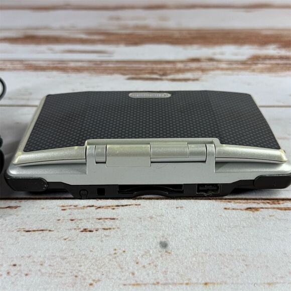 Nintendo DS Handheld System – Carbon Fiber Skin w/ Charger Portable Console Used - Picture 6 of 9